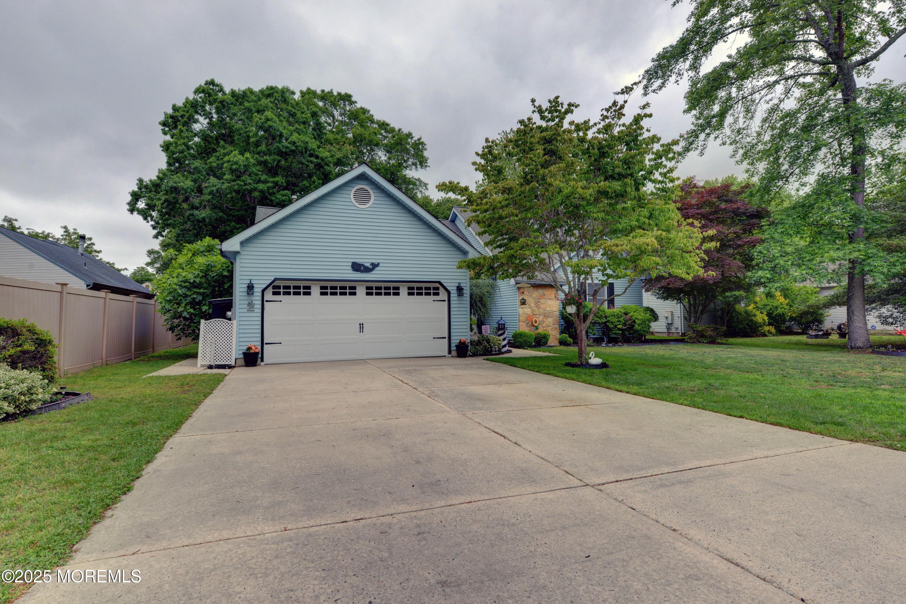 4 Capewoods Road Image 1