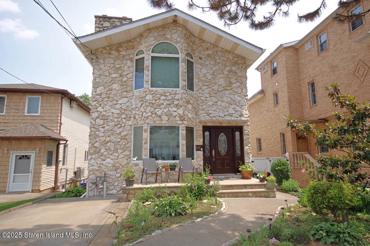 179 Hickory Avenue Image 1