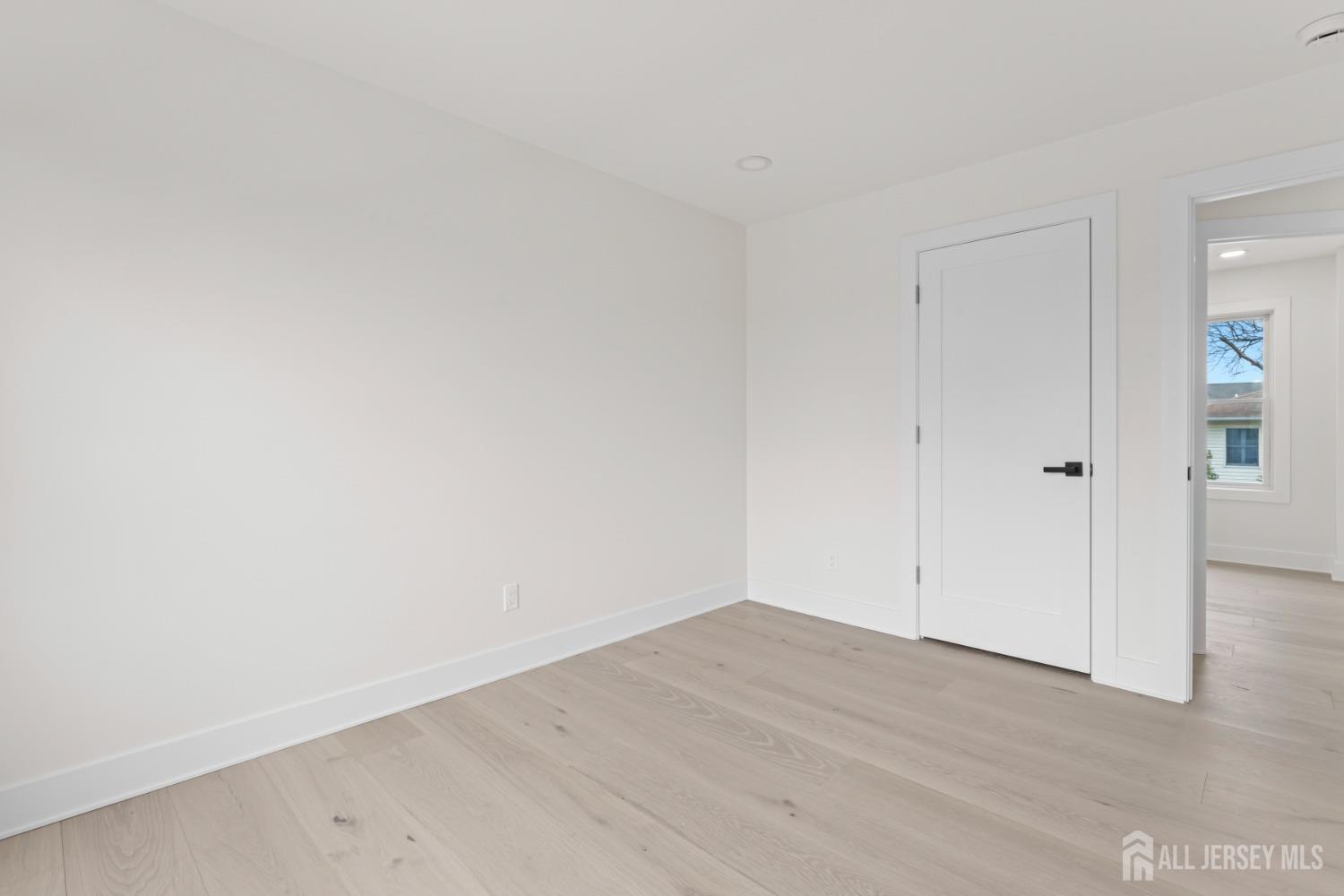 23 Redwood Avenue, Edison, NJ, 08817 image 32