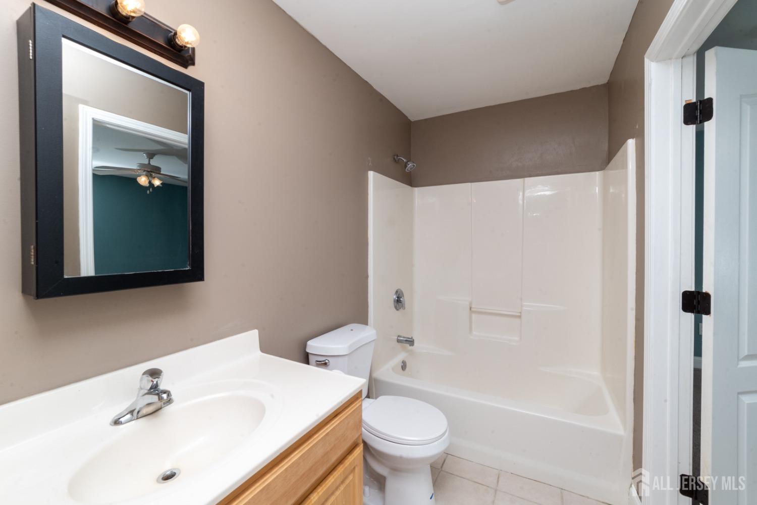 636 Woodland Avenue, Old Bridge, NJ, 08879 image 25