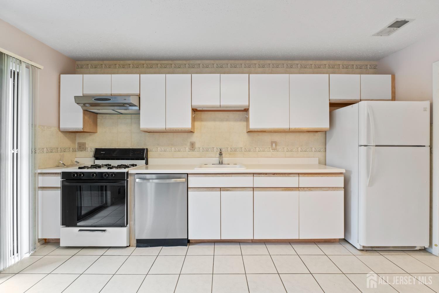 147 Linda Lane, Edison, NJ, 08820 image 16