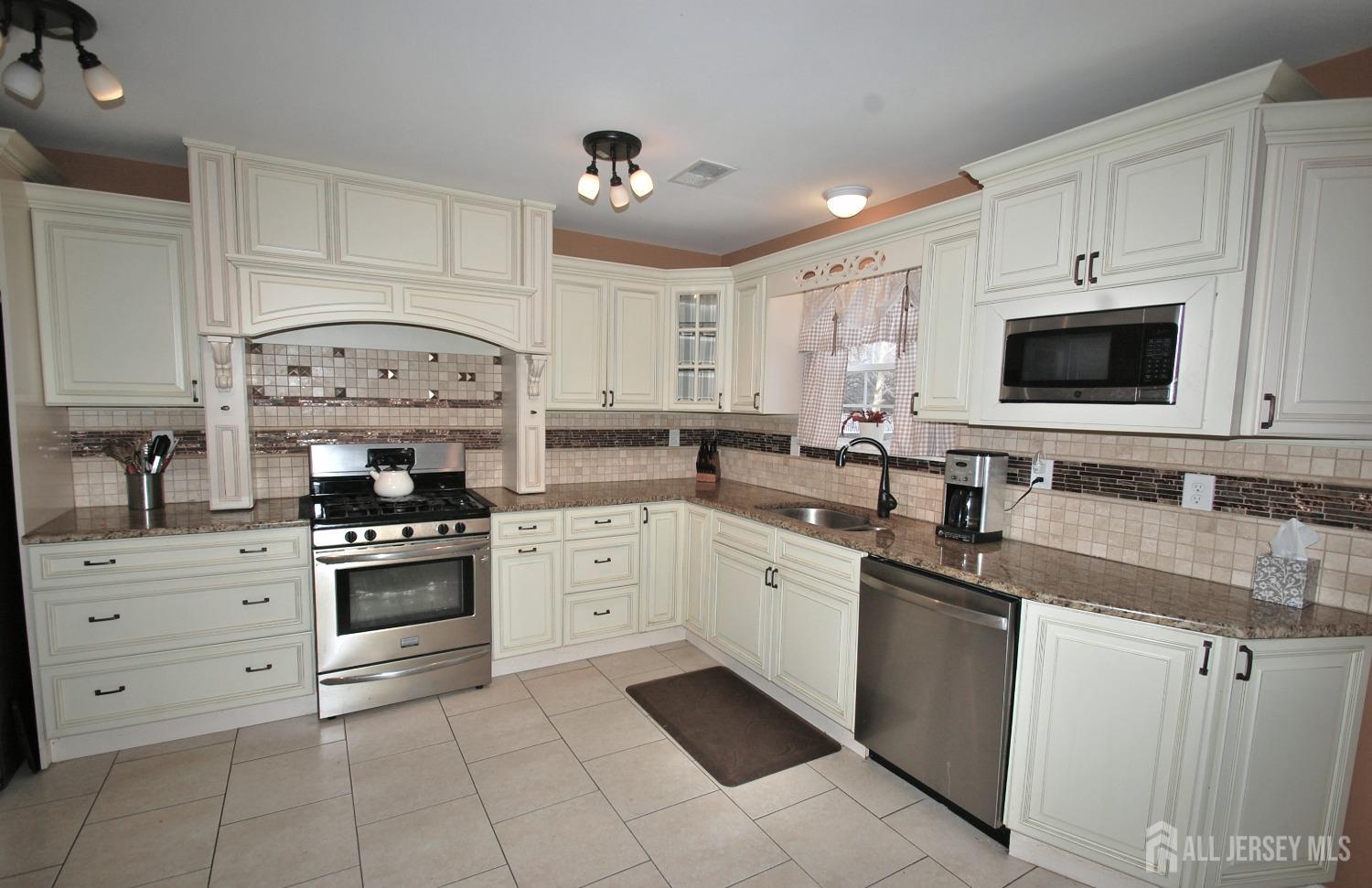 711 Edmunds Avenue, Union Beach, NJ, 07735 image 8