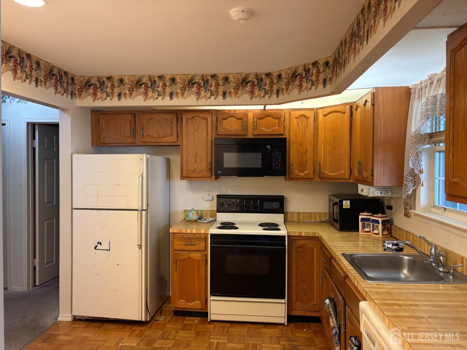 8 Benjamin Franklin Dr Drive 8E Image 5