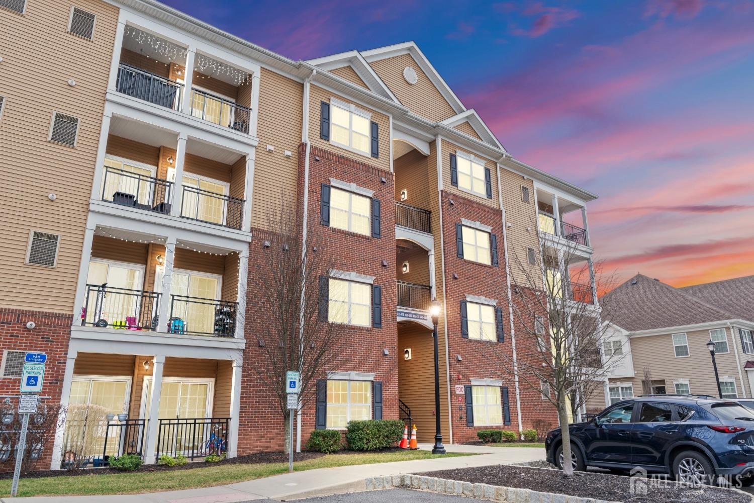 427 Micali Way Image 1