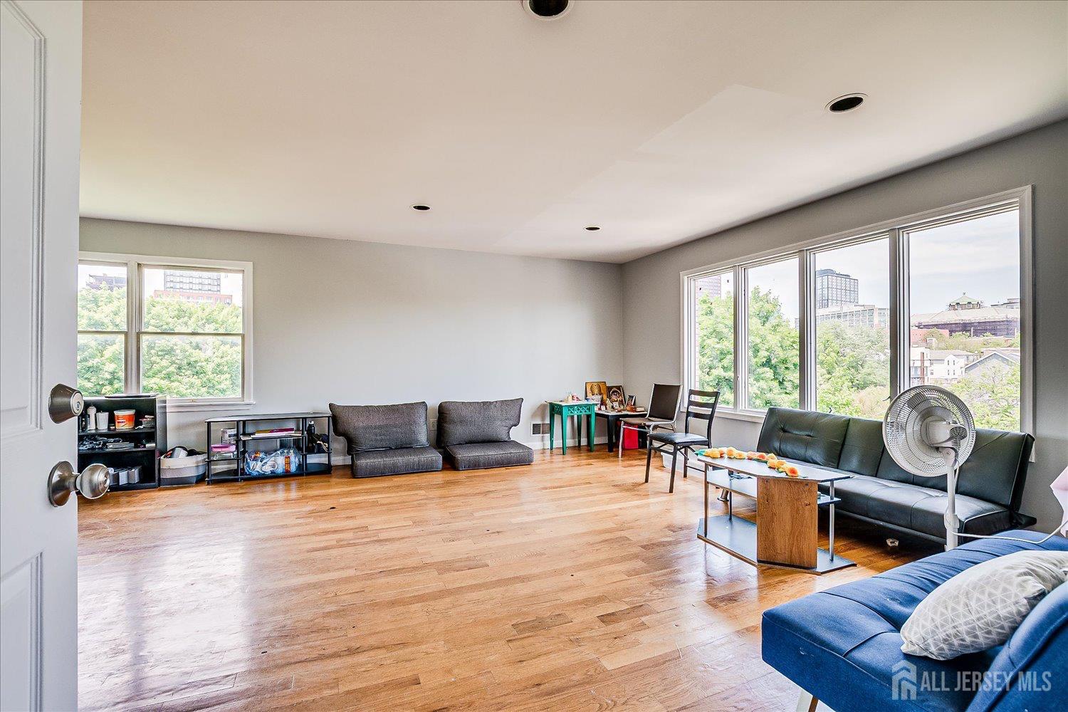 7 Vine Street, Jersey City, NJ, 07306 image 23