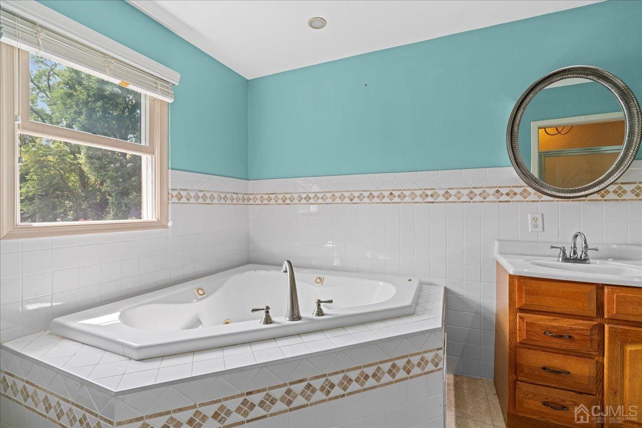 60 Maple Avenue, Keansburg, NJ, 07734 image 21