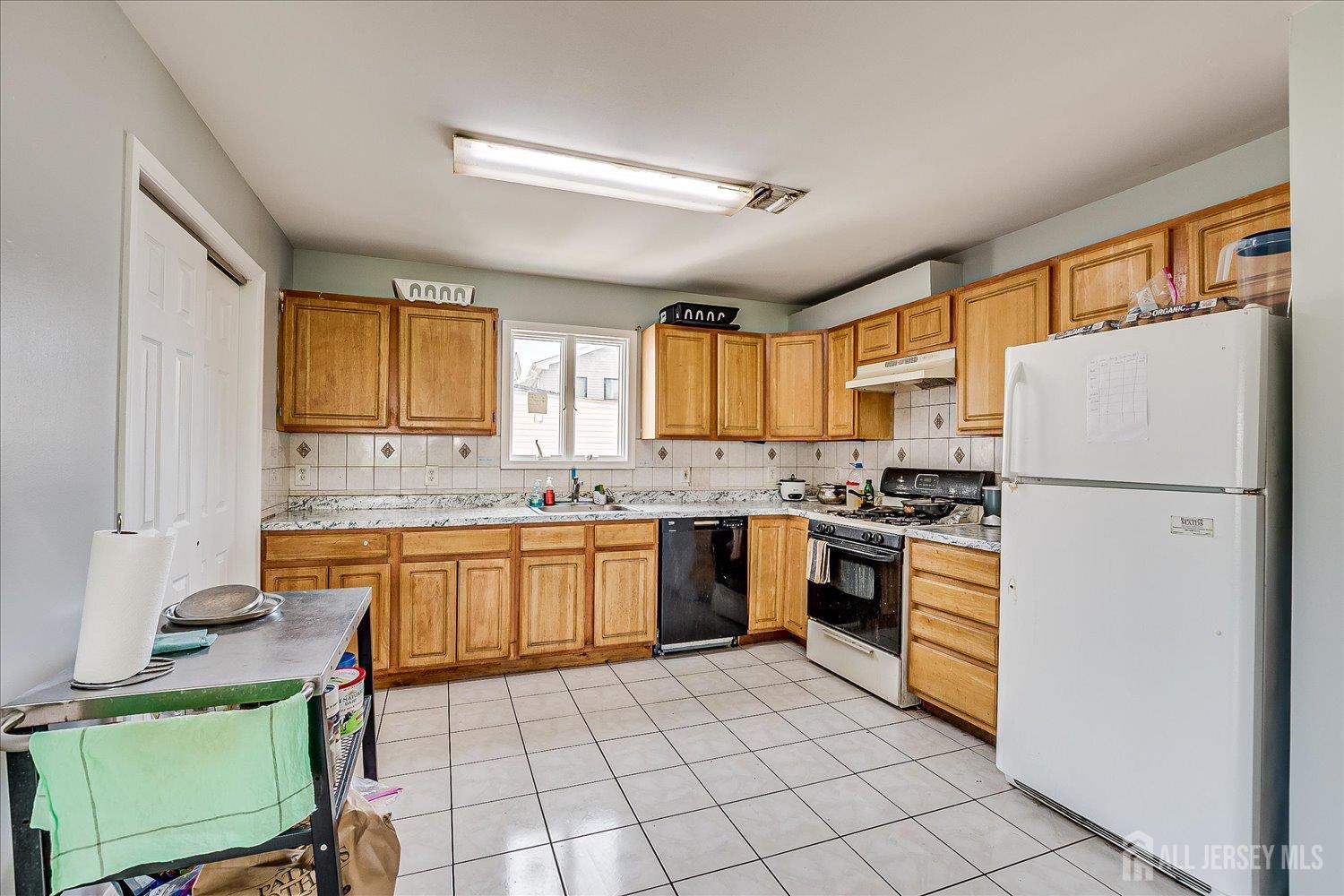 7 Vine Street, Jersey City, NJ, 07306 image 27