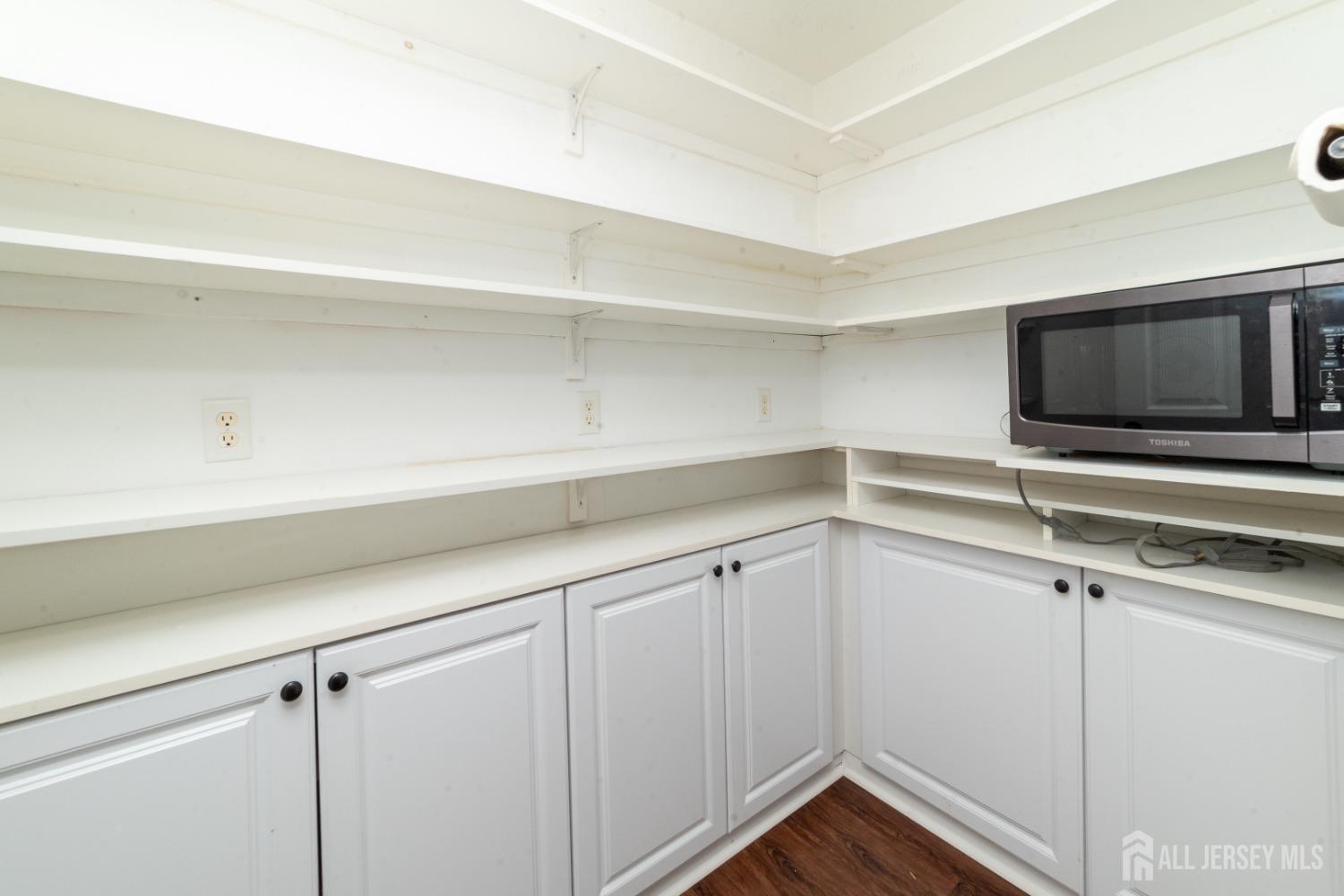 636 Woodland Avenue, Old Bridge, NJ, 08879 image 6