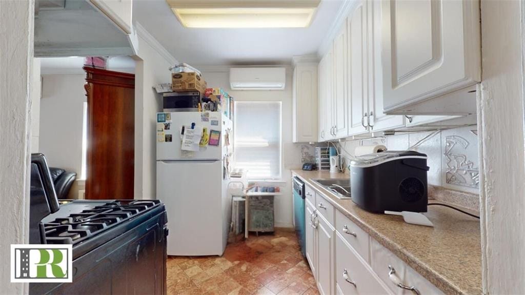 1046 East 32nd Street, Brooklyn, New York, 11210 image 9