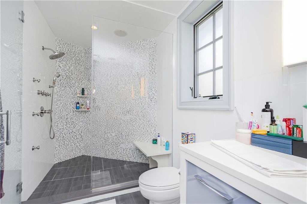 86 Gaylord Drive, Brooklyn, New York, 11234 image 32
