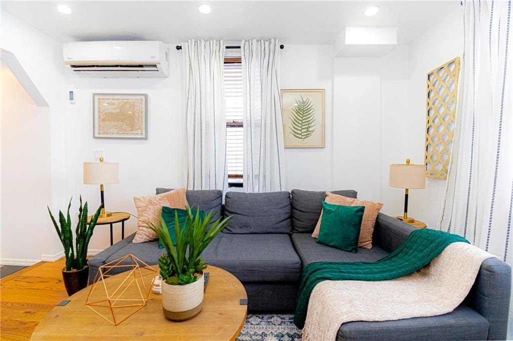 52 Bradford Street, Brooklyn, New York, 11207 image 12
