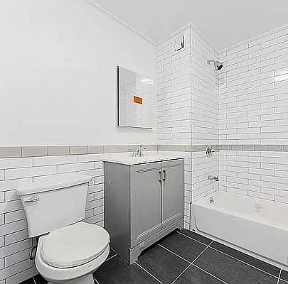 2120 Daly Avenue, Bronx, New York, 10460 image 10