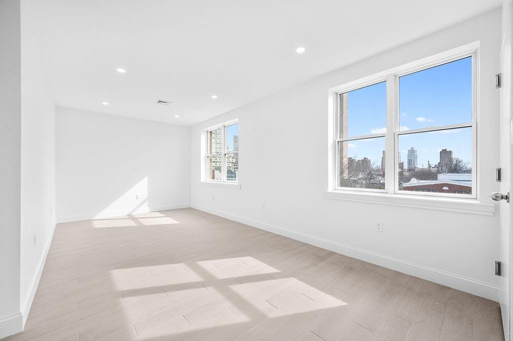 3707 Cypress Avenue, Brooklyn, New York, 11224 image 19