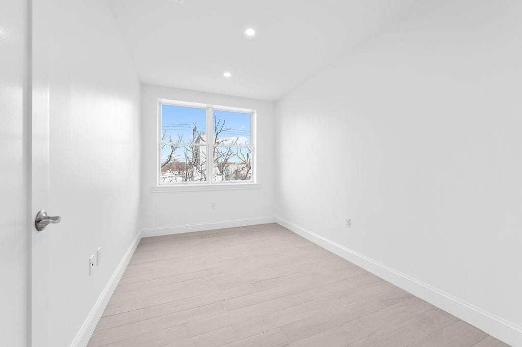 3707 Cypress Avenue, Brooklyn, New York, 11224 image 24