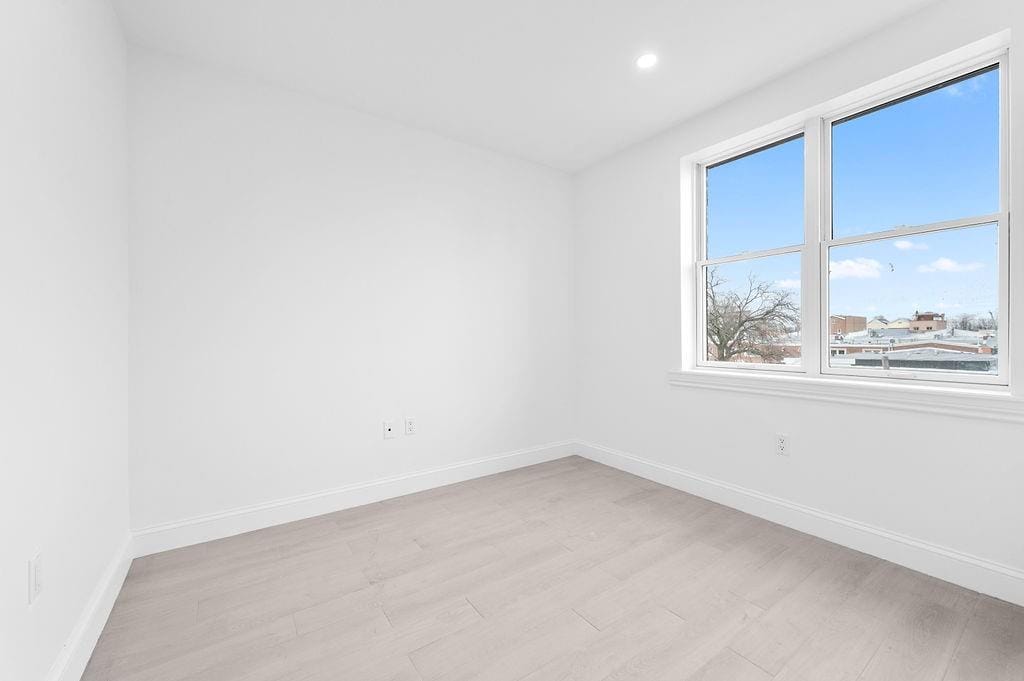 3707 Cypress Avenue, Brooklyn, New York, 11224 image 32