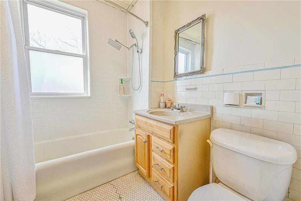 82 Battery Avenue, Brooklyn, New York, 11228 image 13