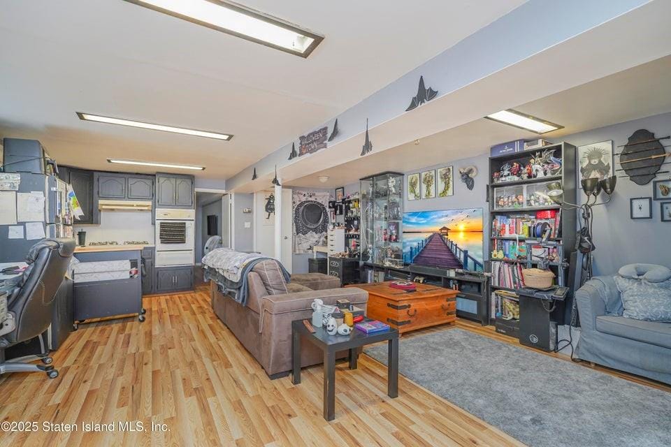 31 Seeley Street, Brooklyn, New York, 11218 image 24