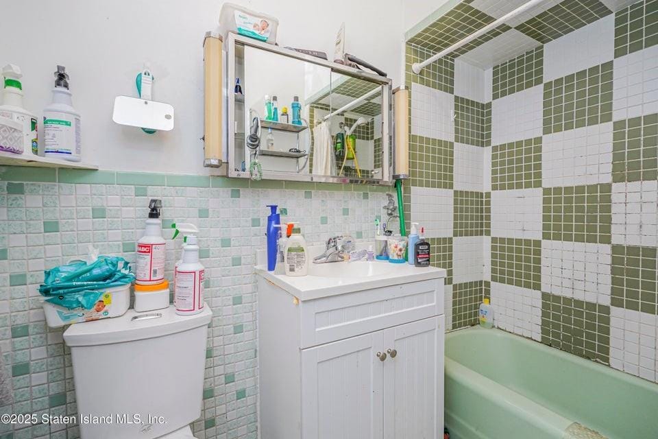 31 Seeley Street, Brooklyn, New York, 11218 image 10