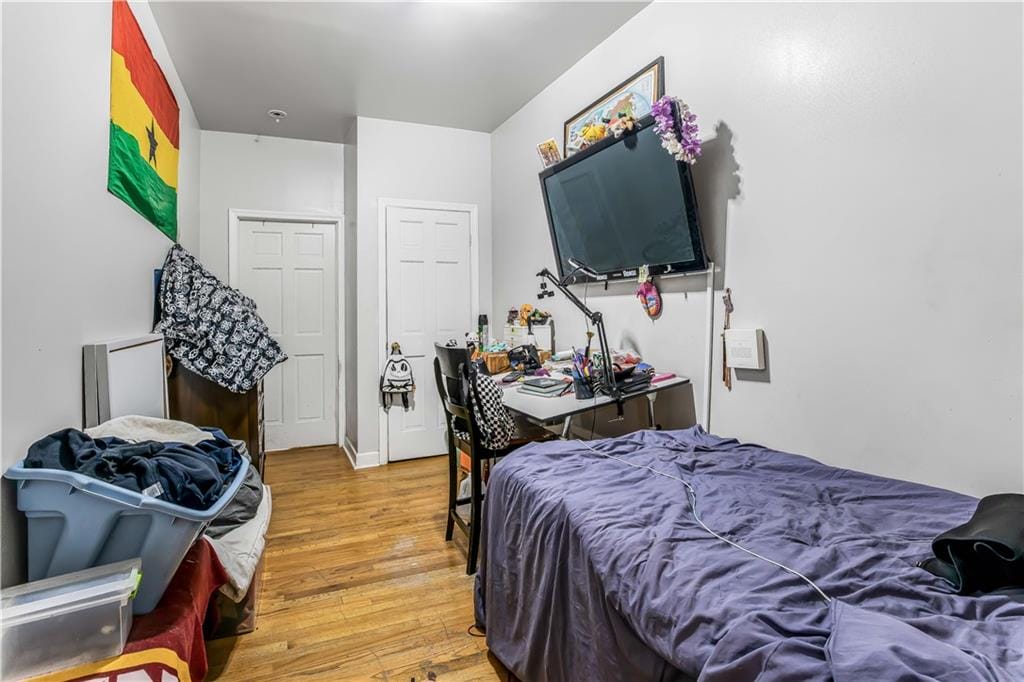 33 Furman Avenue, Brooklyn, New York, 11208 image 17