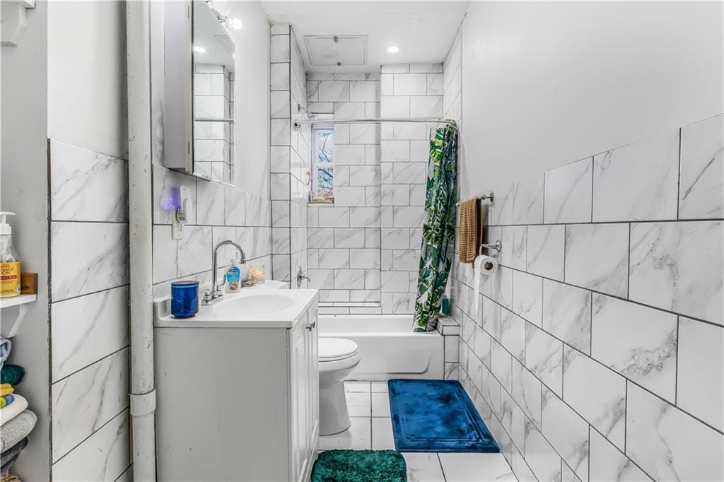 33 Furman Avenue, Brooklyn, New York, 11208 image 7