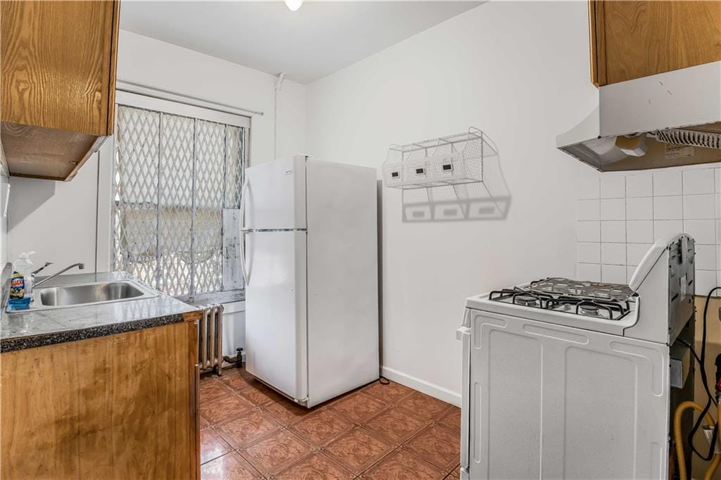 33 Furman Avenue, Brooklyn, New York, 11208 image 9