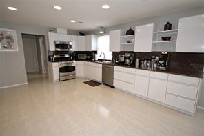 723 Ionia Avenue, Staten  Island, New York, 10312 image 15