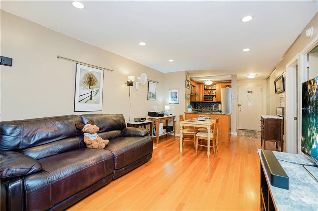 1000 Clove Road 4E, Staten  Island, New York, 10301 image 8