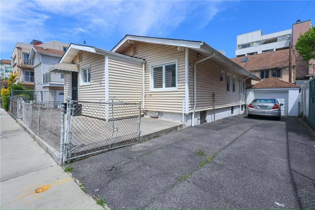 2939 Brighton 3rd Street, Brooklyn, New York, 11235 image 27