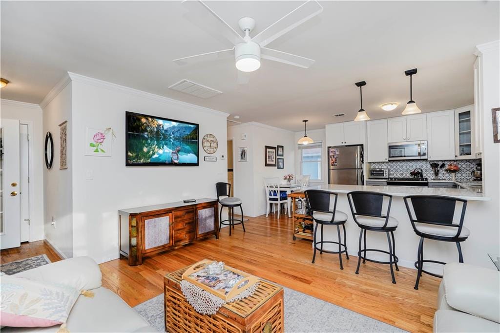 25 Legion Place, Staten  Island, New York, 10305 image 7