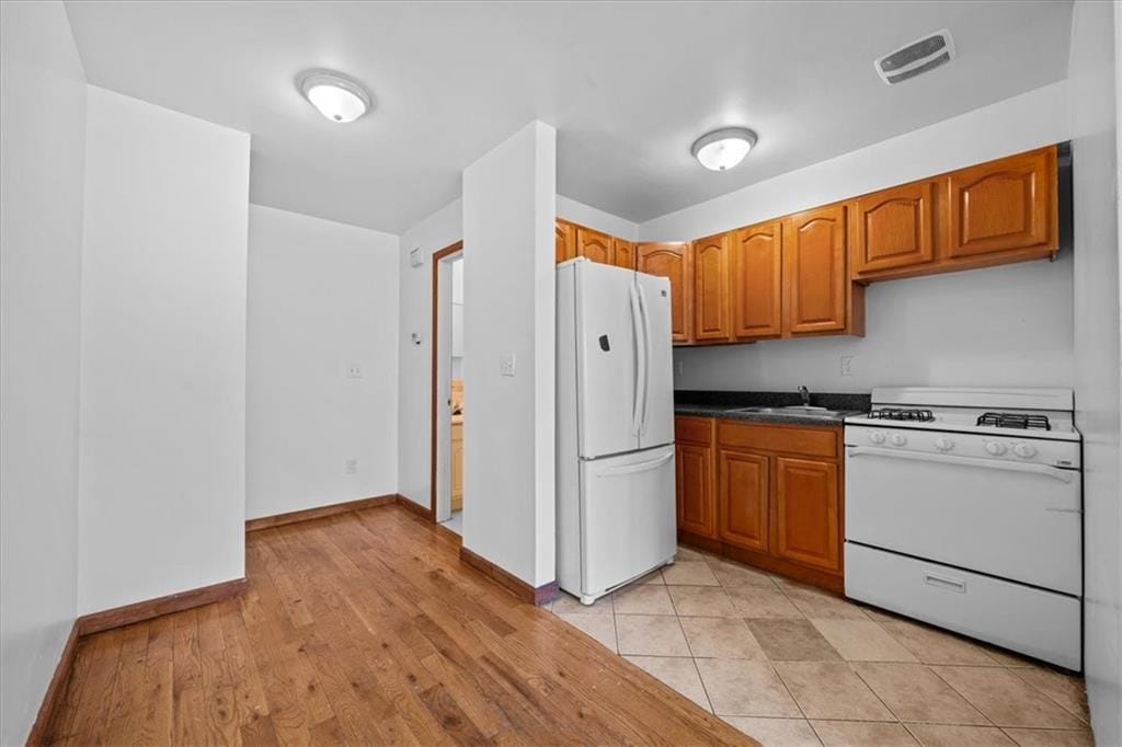 53 Woods Place, Brooklyn, New York, 11226 image 16