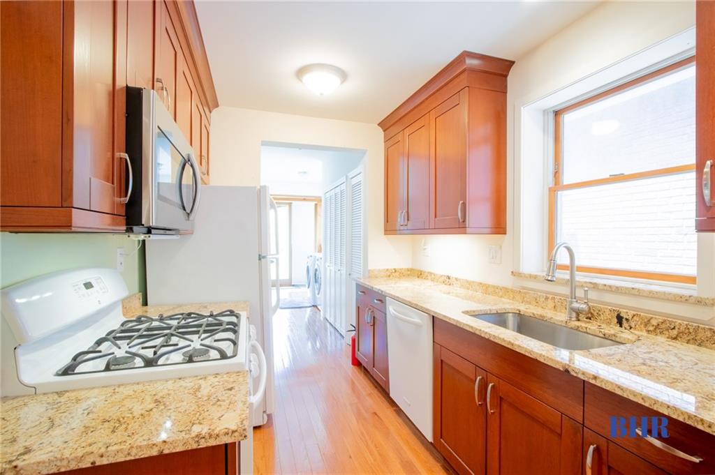 120 Norfolk Street, Brooklyn, New York, 11235 image 9