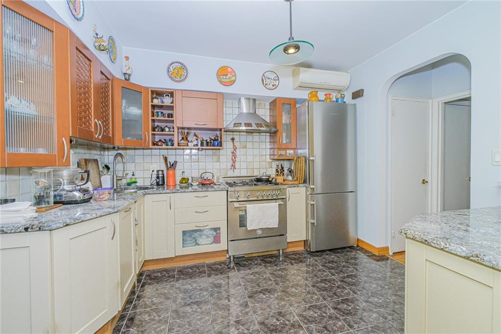 124 95th Street, Brooklyn, New York, 11209 image 10