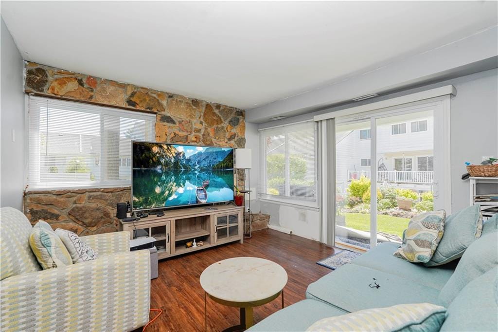 40 Kyle Court, Staten  Island, New York, 10312 image 8