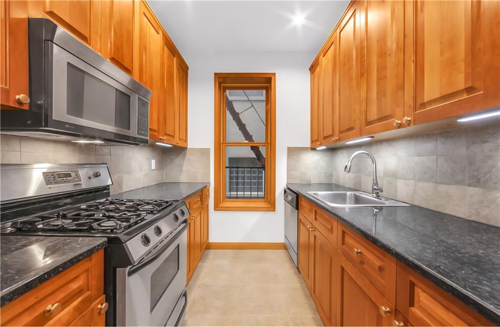 145 Prospect Park 2G, Brooklyn, New York, 11215 image 6