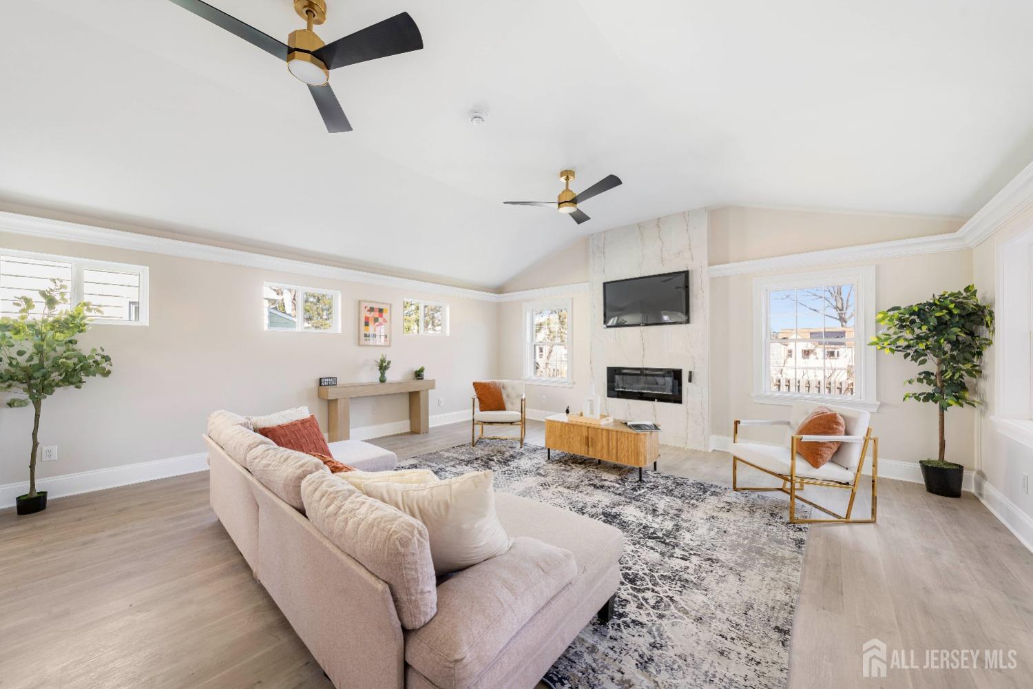 536 Spruce Avenue Image 2