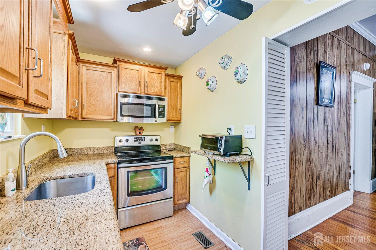 151 N Broadway, South Amboy, NJ, 08879 image 22