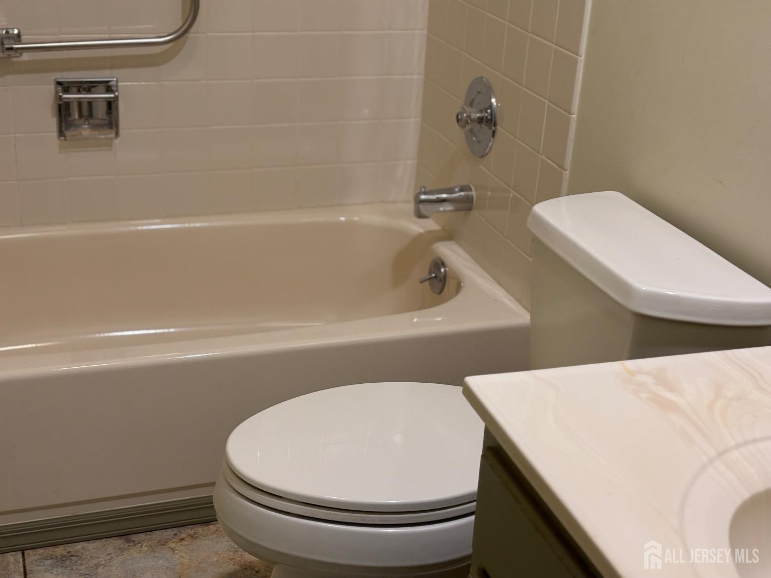 8 Benjamin Franklin Dr Drive 8E, Monroe, NJ, 08831 image 7