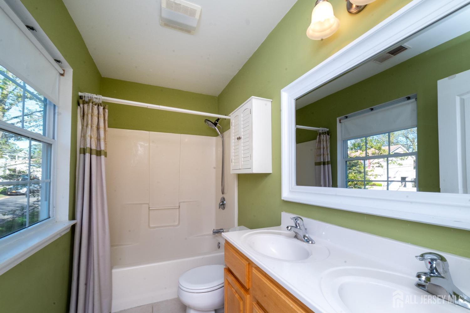 636 Woodland Avenue, Old Bridge, NJ, 08879 image 21