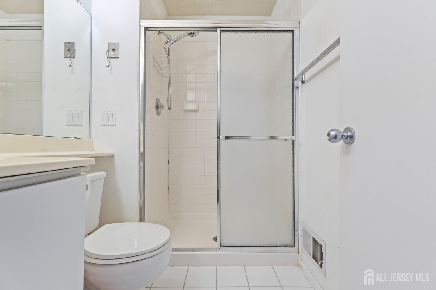 147 Linda Lane, Edison, NJ, 08820 image 30