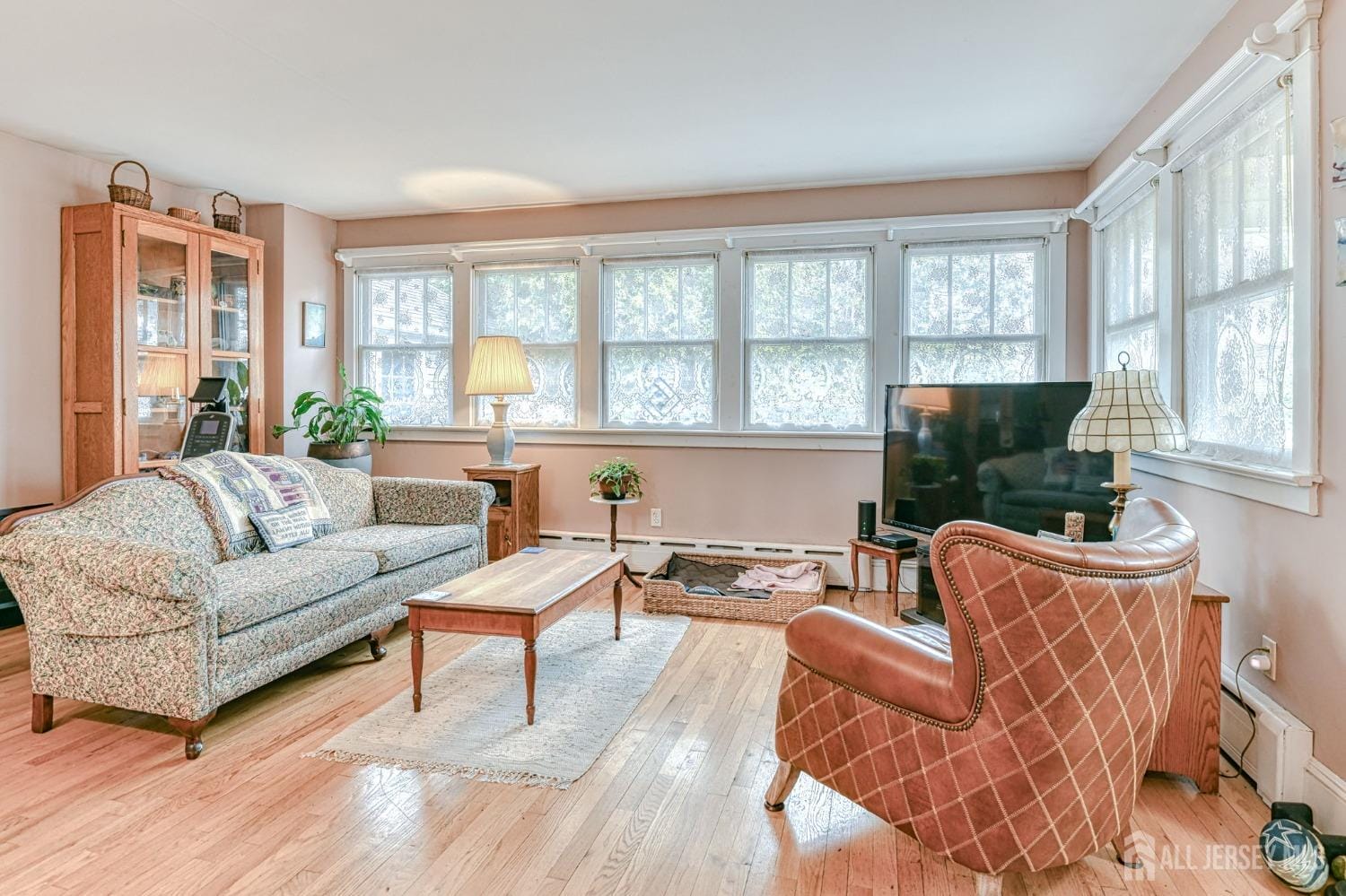 5 Llewellyn Place, New Brunswick, NJ, 08901