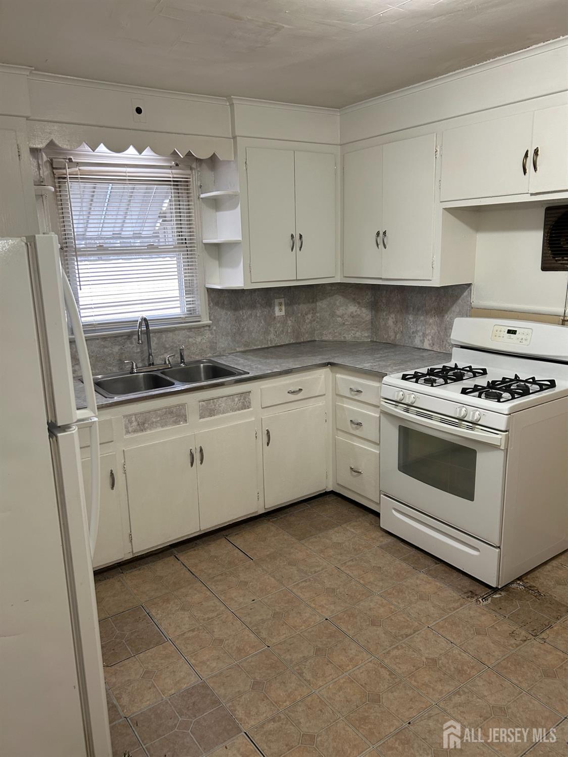 28 Wallace Street, East Brunswick, NJ, 08816