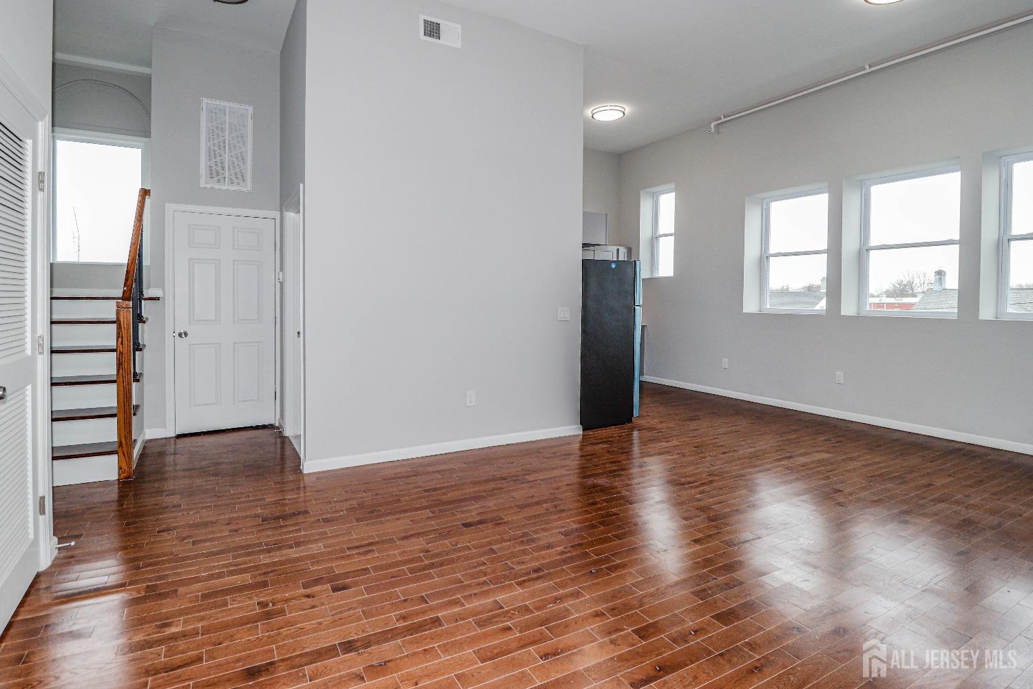 33 2nd Street, Raritan, NJ, 08869 image 6