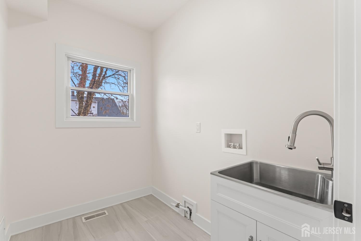 23 Redwood Avenue, Edison, NJ, 08817 image 16