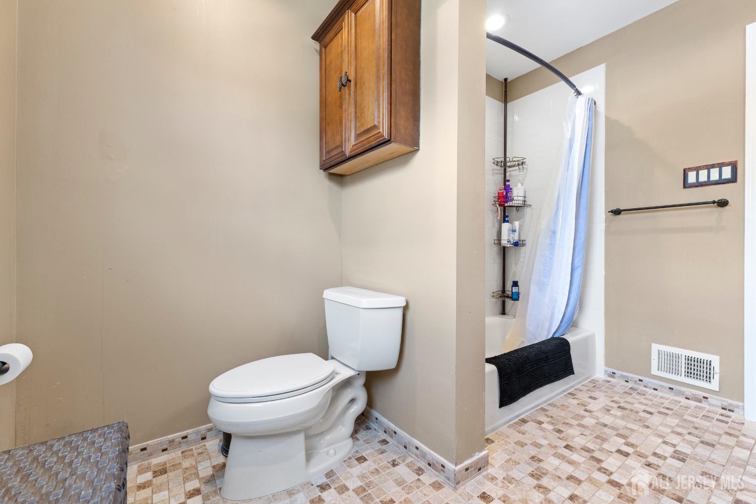 15 Creighton Circle, Old Bridge, NJ, 08857 image 33
