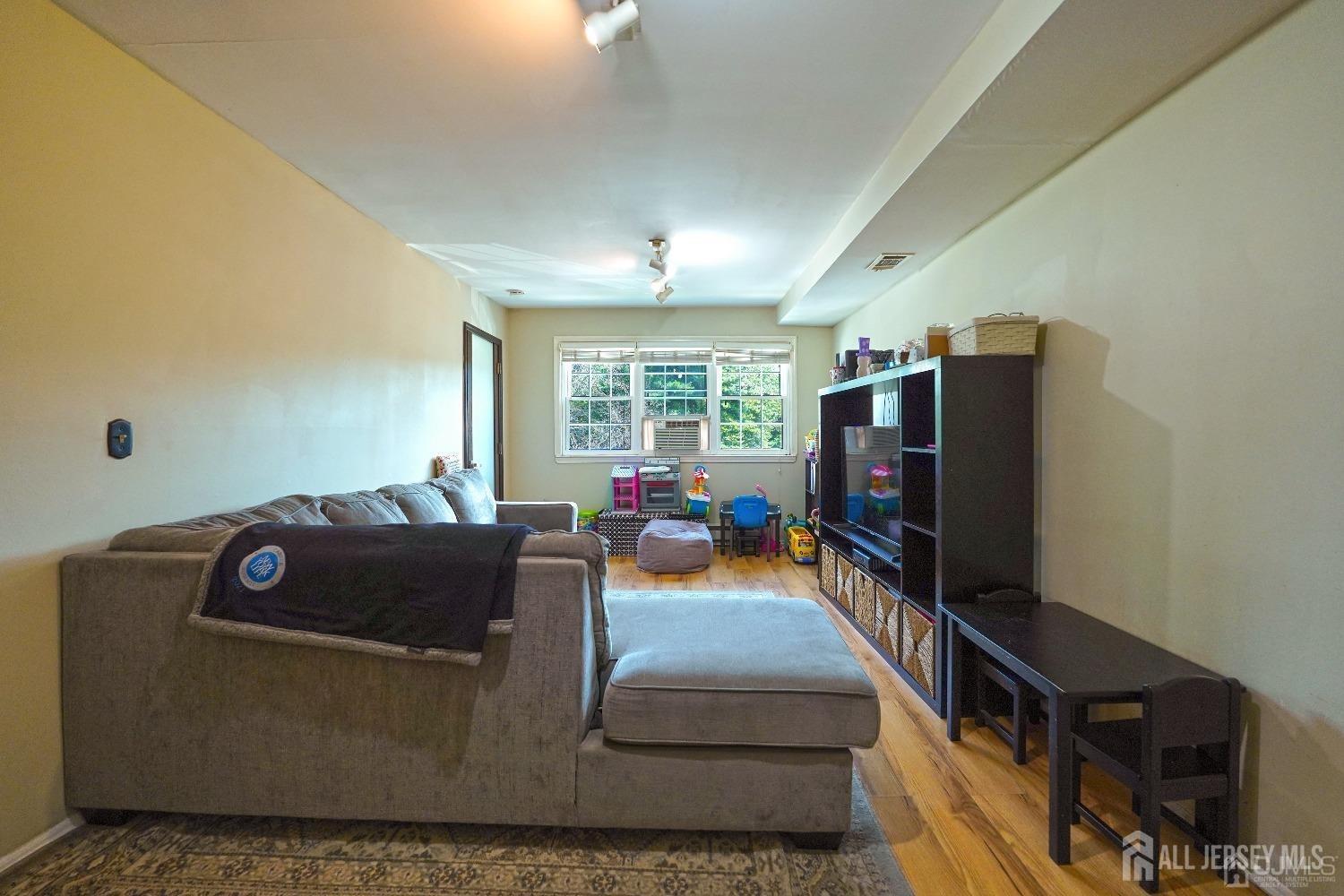 18 College Drive Image 5