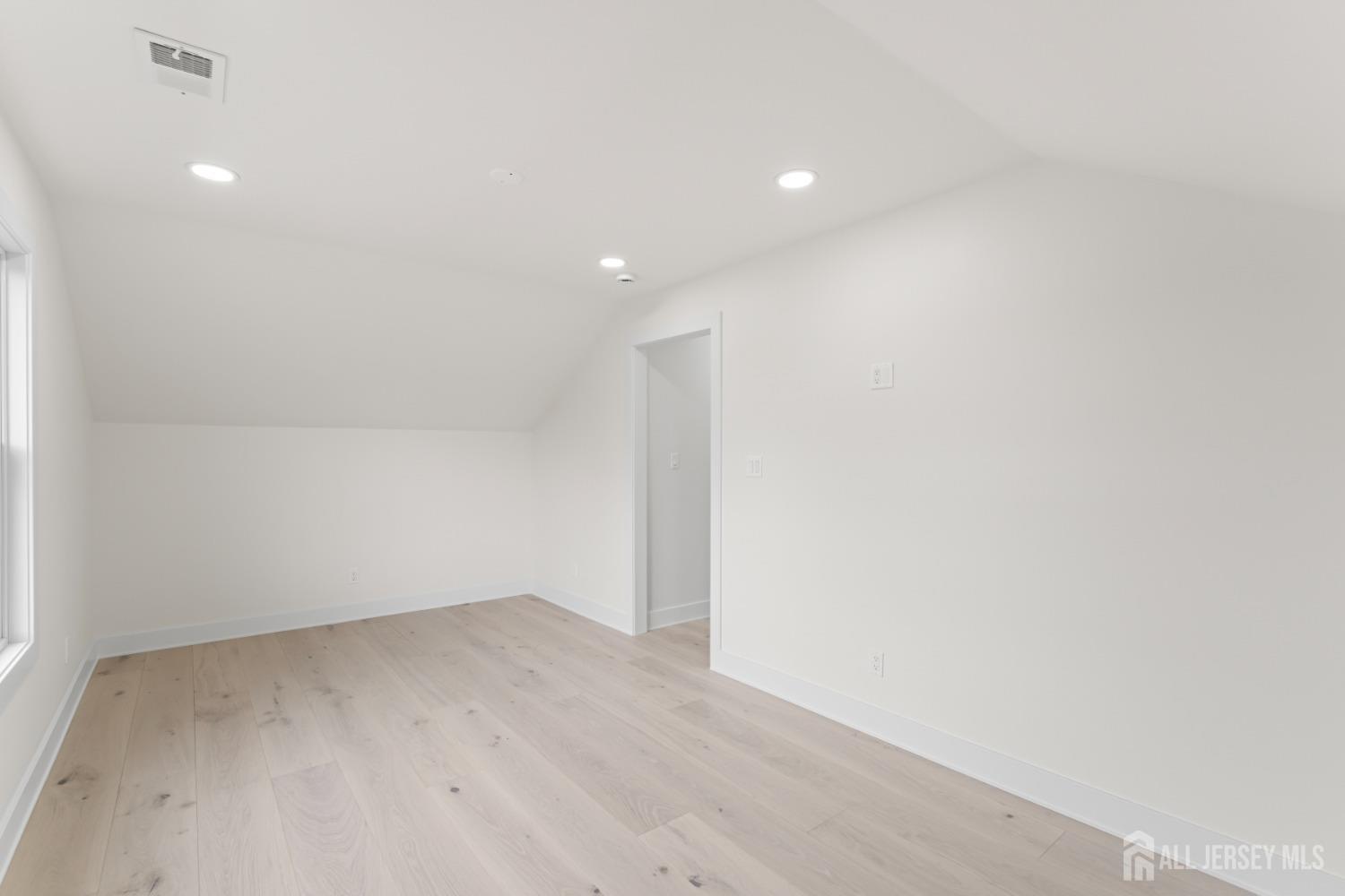 23 Redwood Avenue, Edison, NJ, 08817 image 24