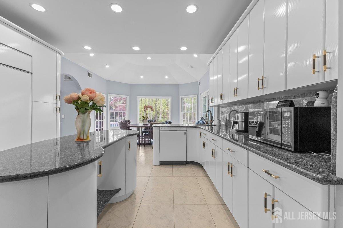 818 Holmdel Road B, Holmdel, NJ, 07733 image 14