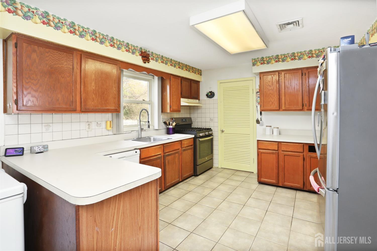 16 Meadow Lane, Old Bridge, NJ, 08857 image 10