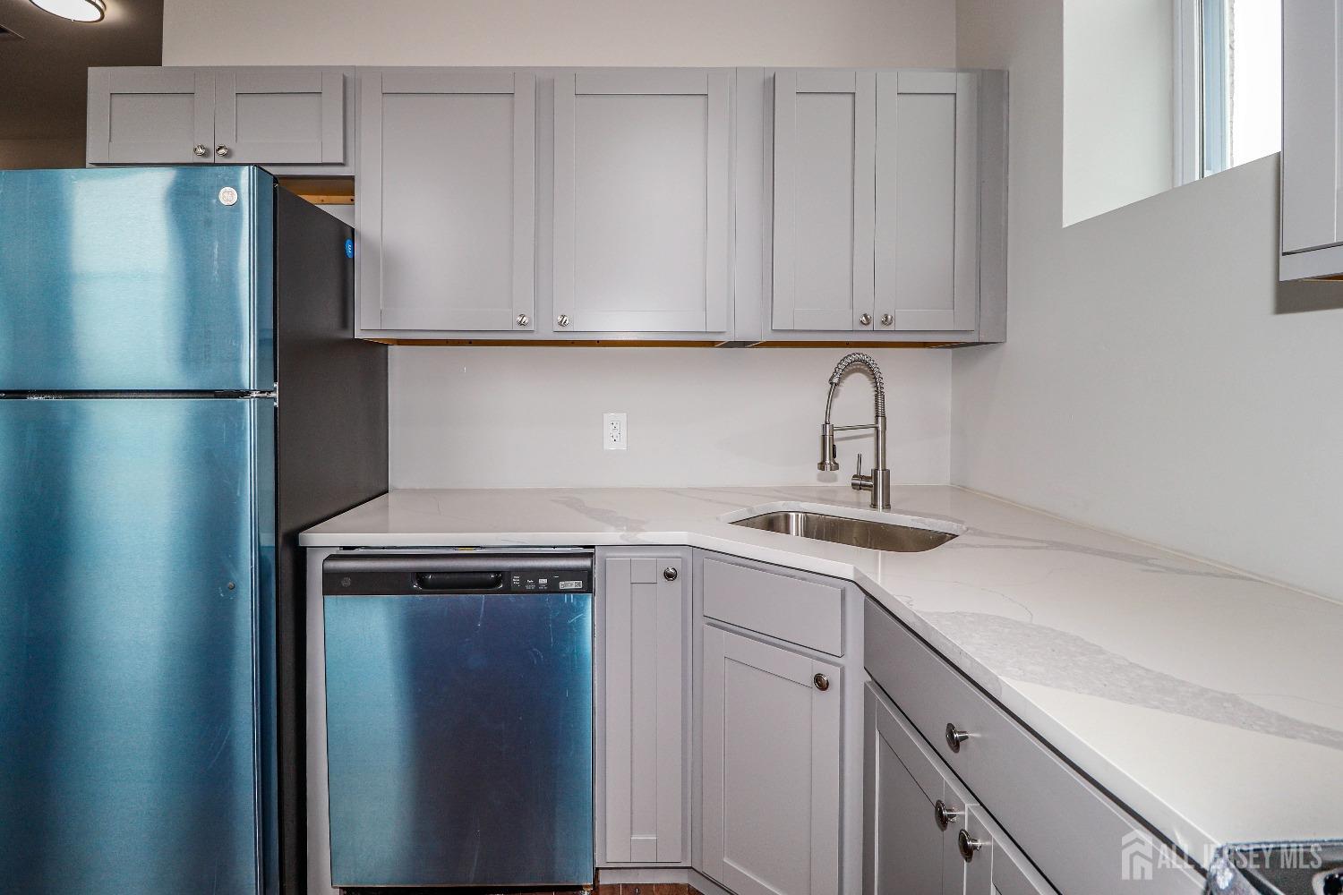 33 2nd Street, Raritan, NJ, 08869 image 9