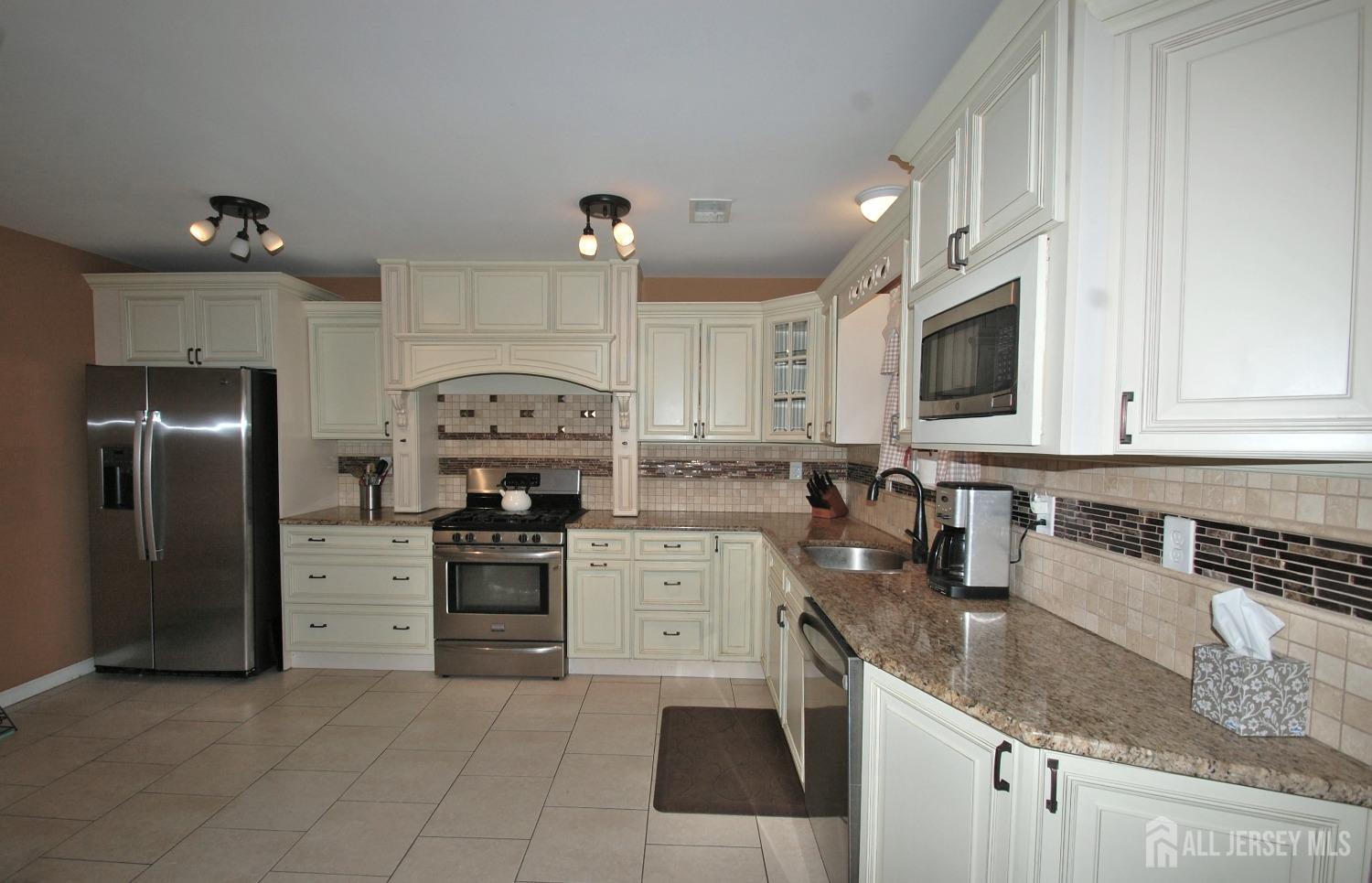 711 Edmunds Avenue, Union Beach, NJ, 07735 image 9